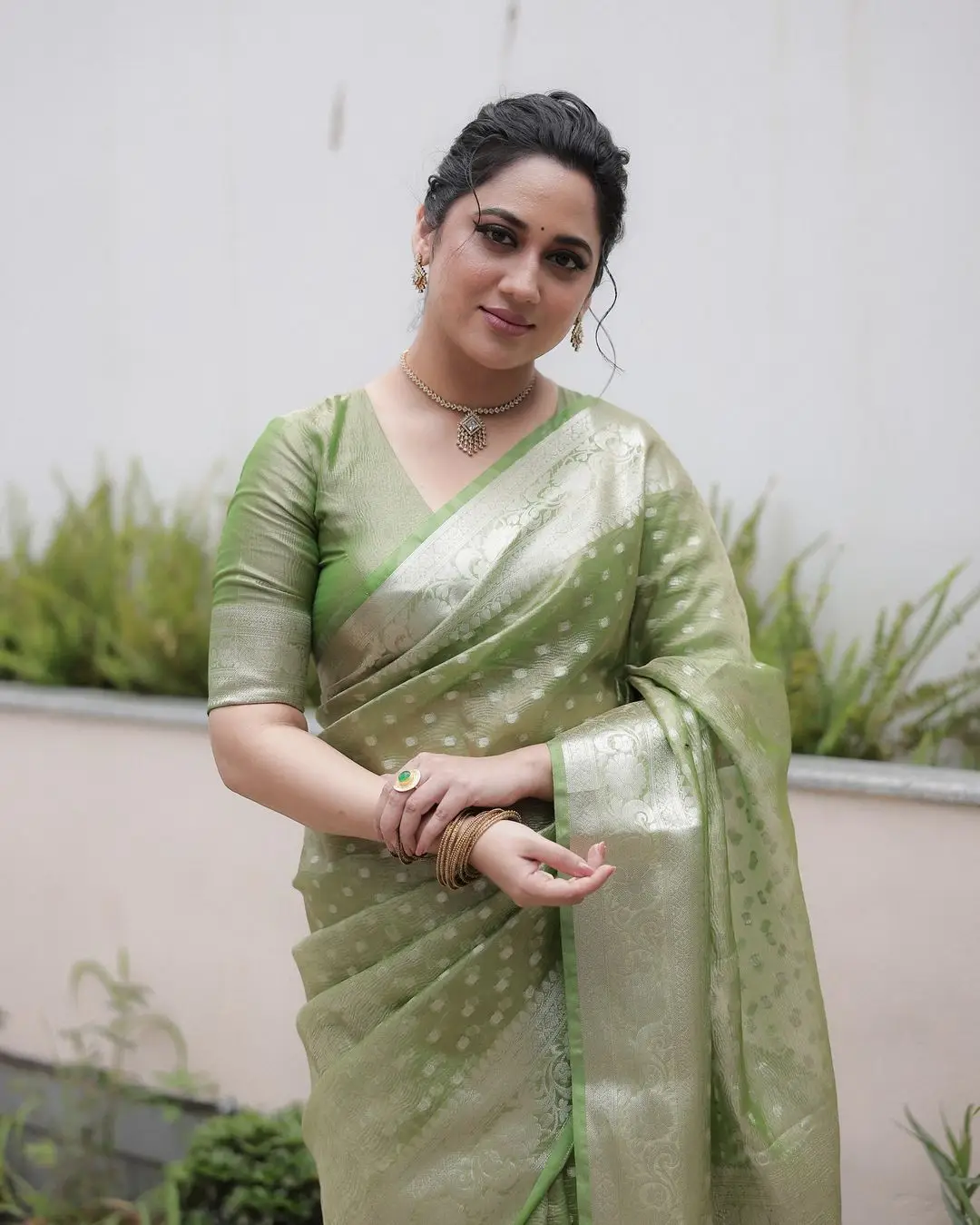 MALAYALAM TV ACTRESS MIYA GEORGE IN GREEN SAREE BLOUSE 5